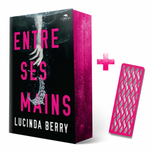 Un livre français intitulé L'Ultime Randonnée est présenté avec un marque-page rose exclusif à précommande, qui présente une découpe ondulée, et tous deux ont des accents roses assortis.